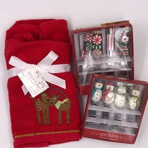 Christmas bundle towels & spreaders NWT